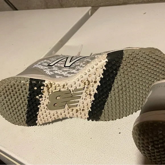 New balance 6.5 turf shoes - Picture 6 of 7